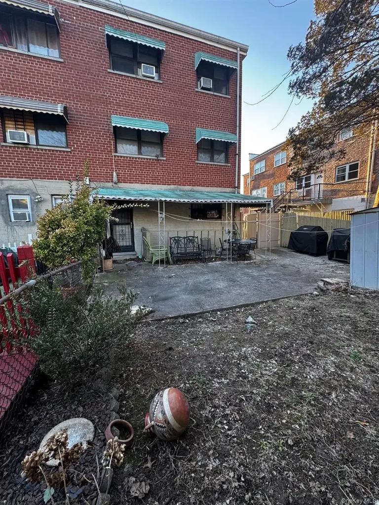 452 Saint Lawrence Avenue Bronx NY 10473