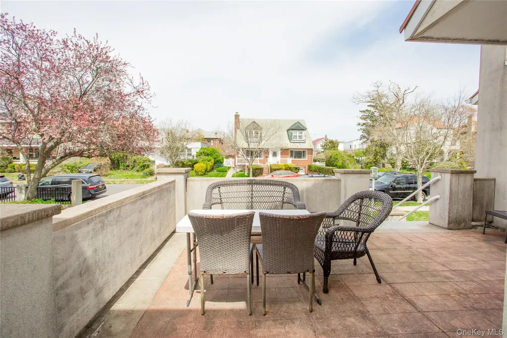 136 E Olive Street Long Beach NY 11561