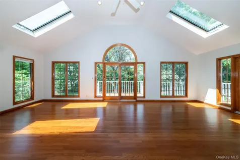 177 Puritan Drive Scarsdale NY 10583