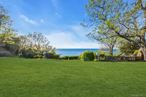 995 Red Fox Road Mattituck NY 11952