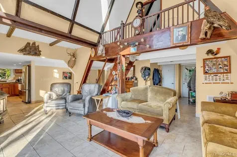 995 Red Fox Road Mattituck NY 11952