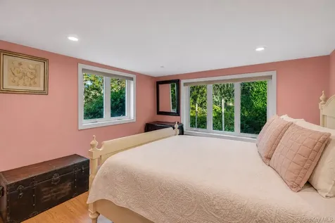 995 Red Fox Road Mattituck NY 11952
