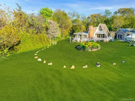 995 Red Fox Road Mattituck NY 11952