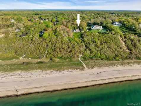995 Red Fox Road Mattituck NY 11952