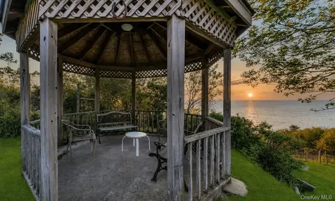995 Red Fox Road Mattituck NY 11952