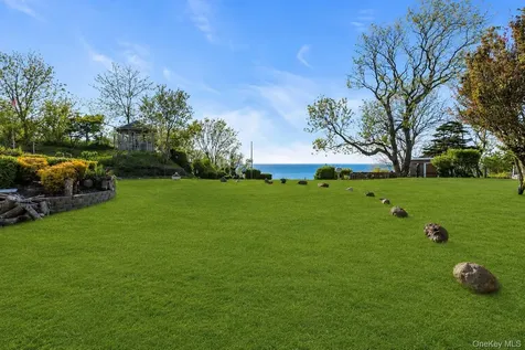 995 Red Fox Road Mattituck NY 11952