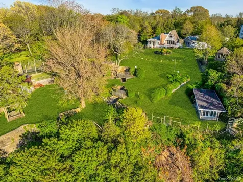 995 Red Fox Road Mattituck NY 11952