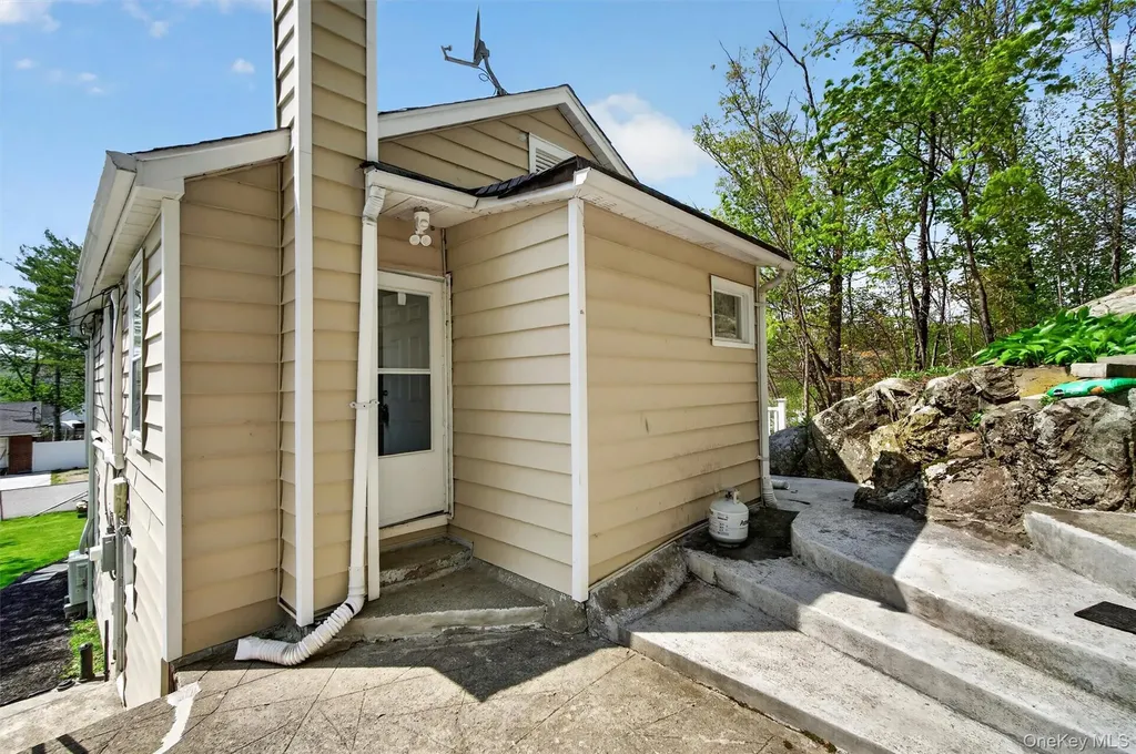 12 Montrose Drive Carmel NY 10512