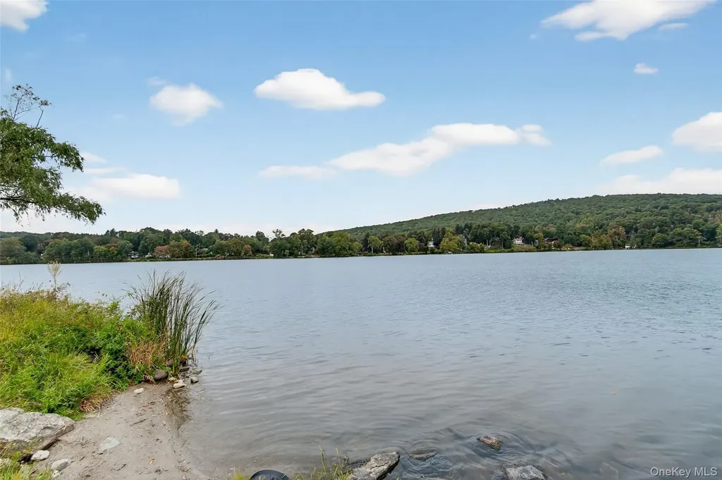 12 Montrose Drive Carmel NY 10512