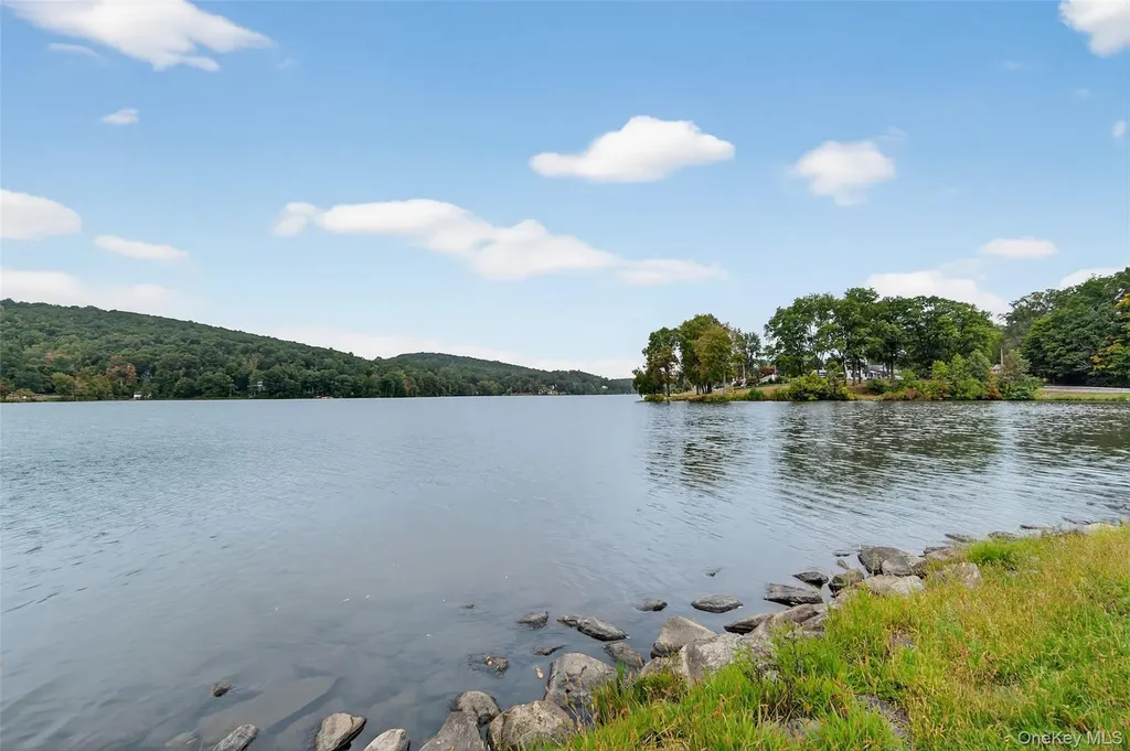 12 Montrose Drive Carmel NY 10512