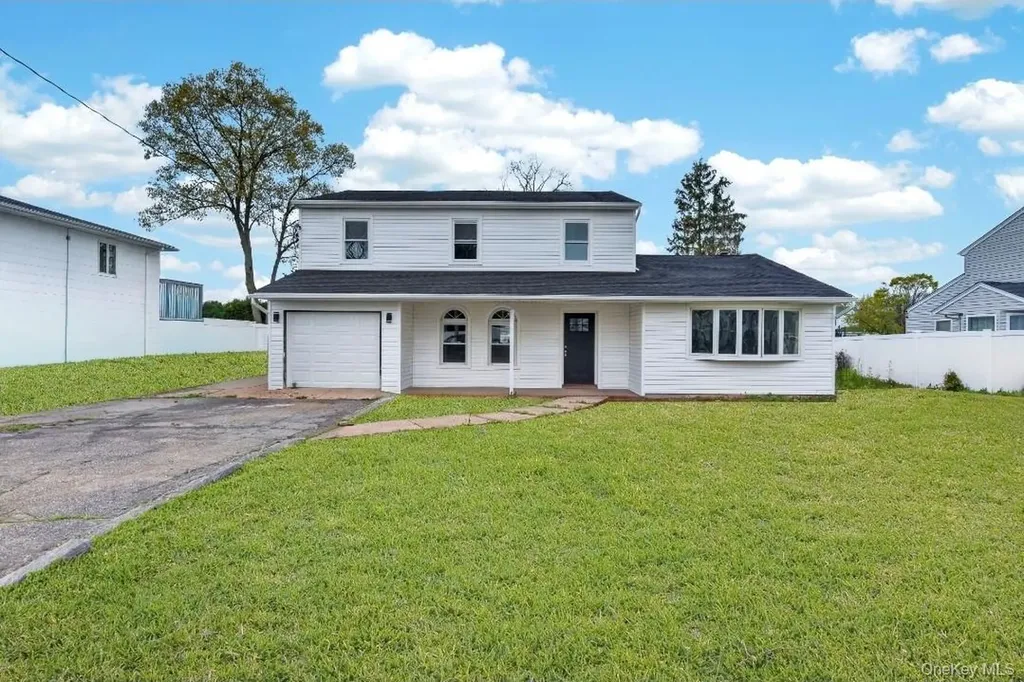 200 Irish Lane Islip Terrace NY 11752