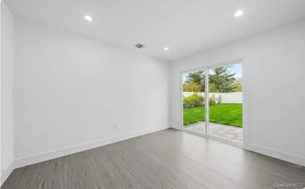 200 Irish Lane Islip Terrace NY 11752