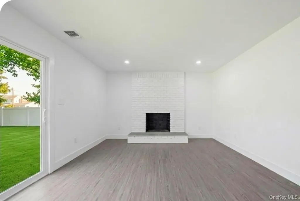 200 Irish Lane Islip Terrace NY 11752