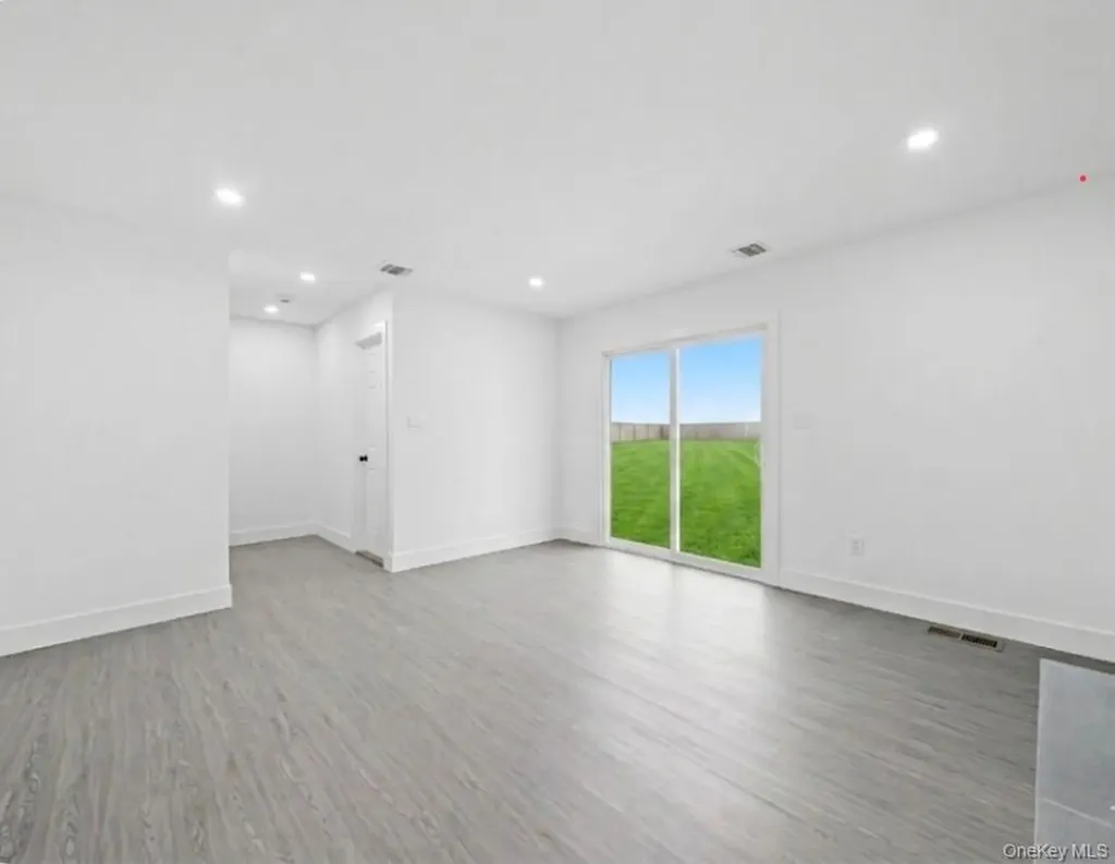 200 Irish Lane Islip Terrace NY 11752