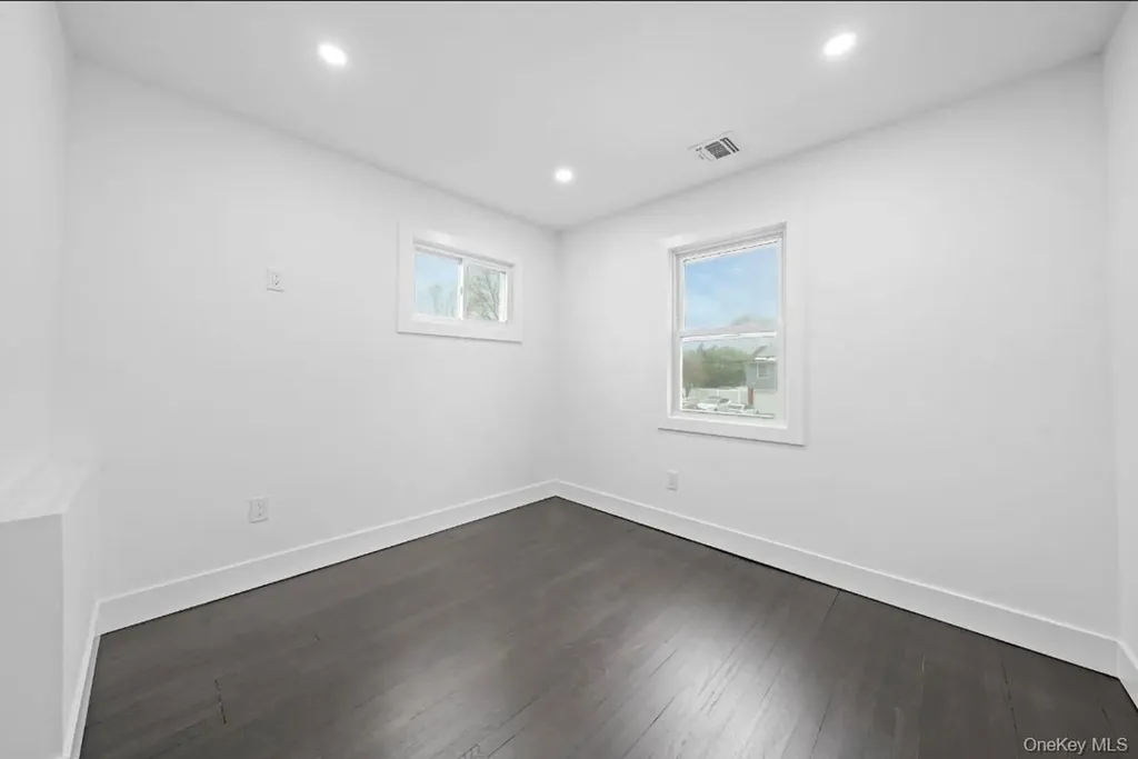 200 Irish Lane Islip Terrace NY 11752