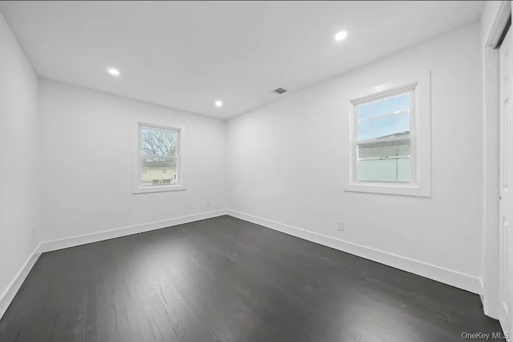 200 Irish Lane Islip Terrace NY 11752