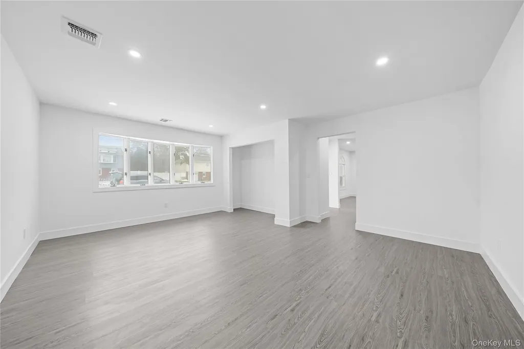 200 Irish Lane Islip Terrace NY 11752