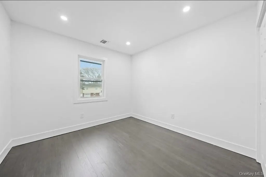 200 Irish Lane Islip Terrace NY 11752