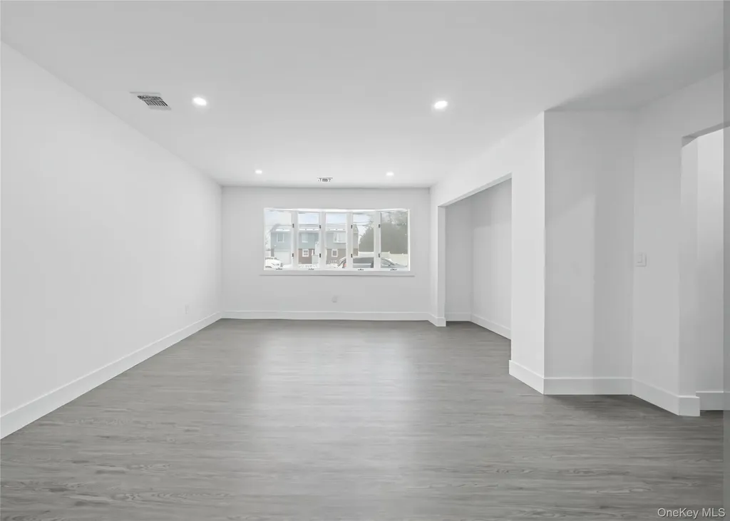 200 Irish Lane Islip Terrace NY 11752
