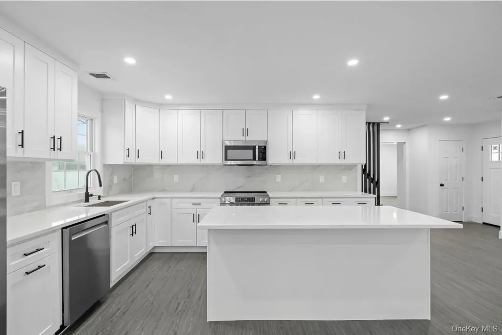 200 Irish Lane Islip Terrace NY 11752