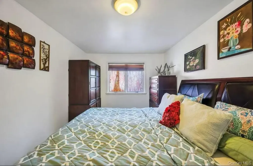 46-12 161st Street Flushing NY 11358