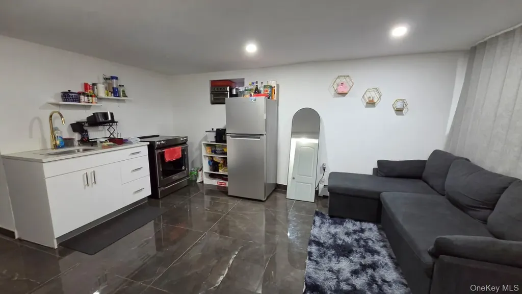 811 E 8th Street Brooklyn NY 11230