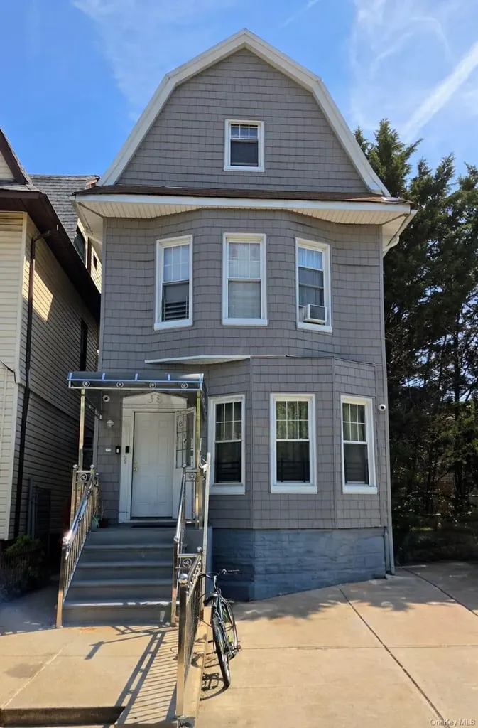 811 E 8th Street Brooklyn NY 11230