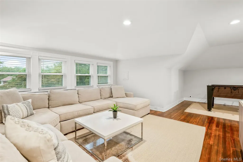 20 Elk Avenue New Rochelle NY 10804