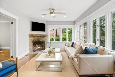 20 Elk Avenue New Rochelle NY 10804