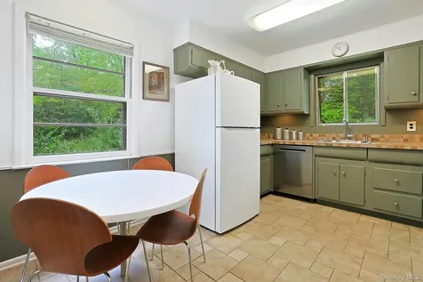 29 Maplewood Way Pleasantville NY 10570