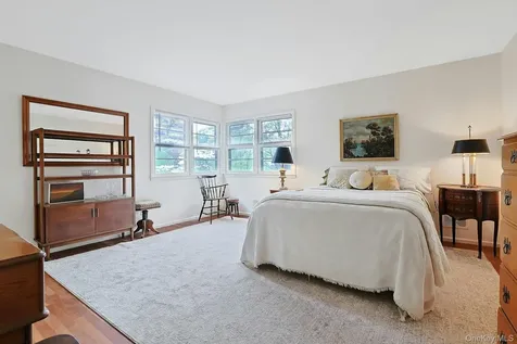 29 Maplewood Way Pleasantville NY 10570