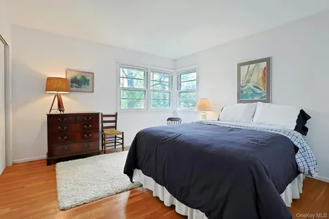 29 Maplewood Way Pleasantville NY 10570