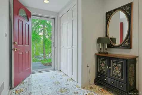 29 Maplewood Way Pleasantville NY 10570