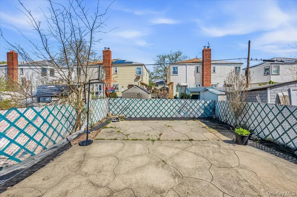 25733 149th Road Rosedale NY 11422