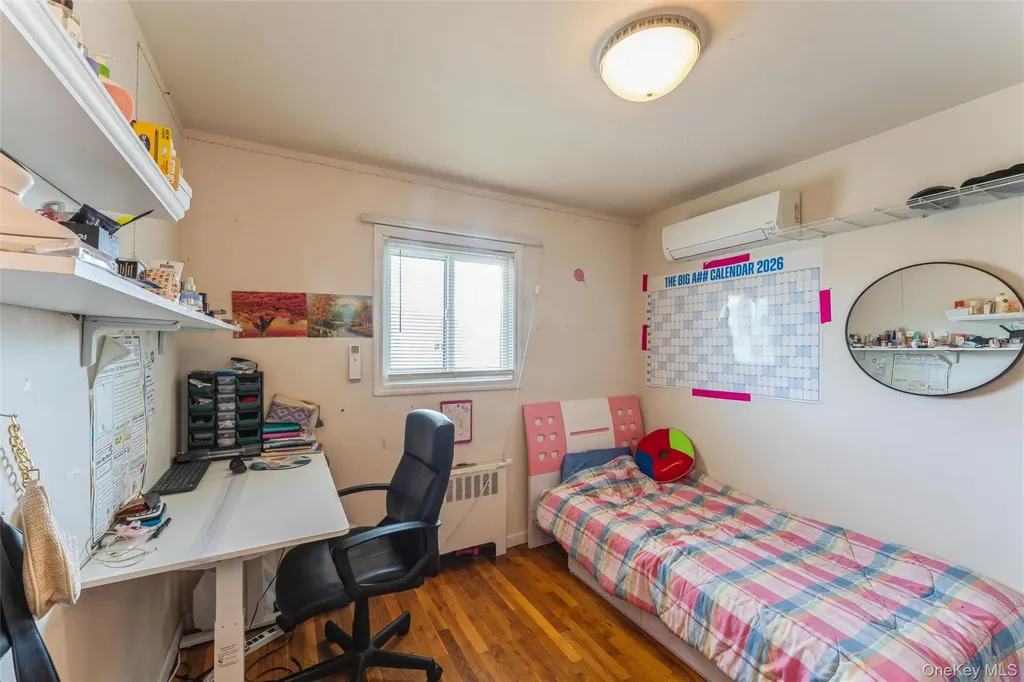 72 Lincoln Road W Plainview NY 11803