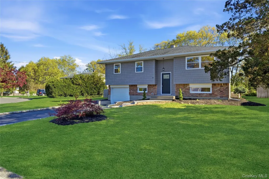 49 Sandy Hollow Drive Smithtown NY 11787