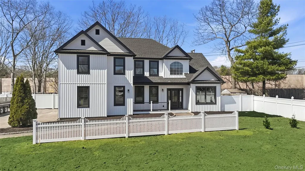 112 S Hillside Avenue Nesconset NY 11767