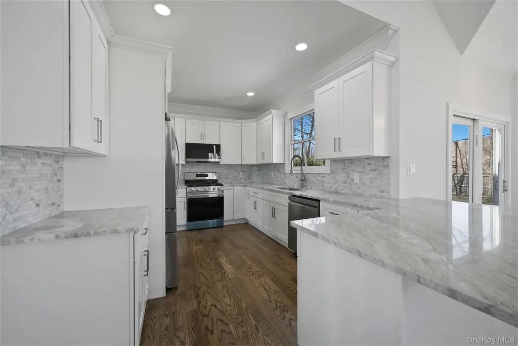 112 S Hillside Avenue Nesconset NY 11767