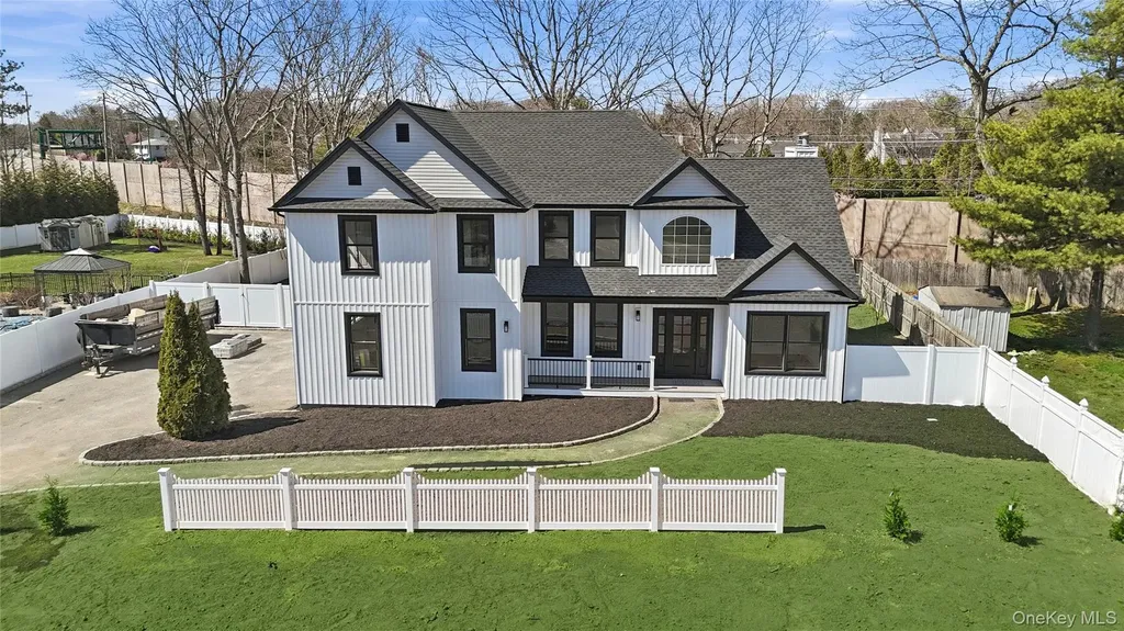 112 S Hillside Avenue Nesconset NY 11767