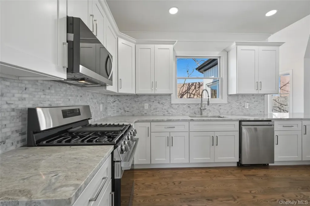 112 S Hillside Avenue Nesconset NY 11767