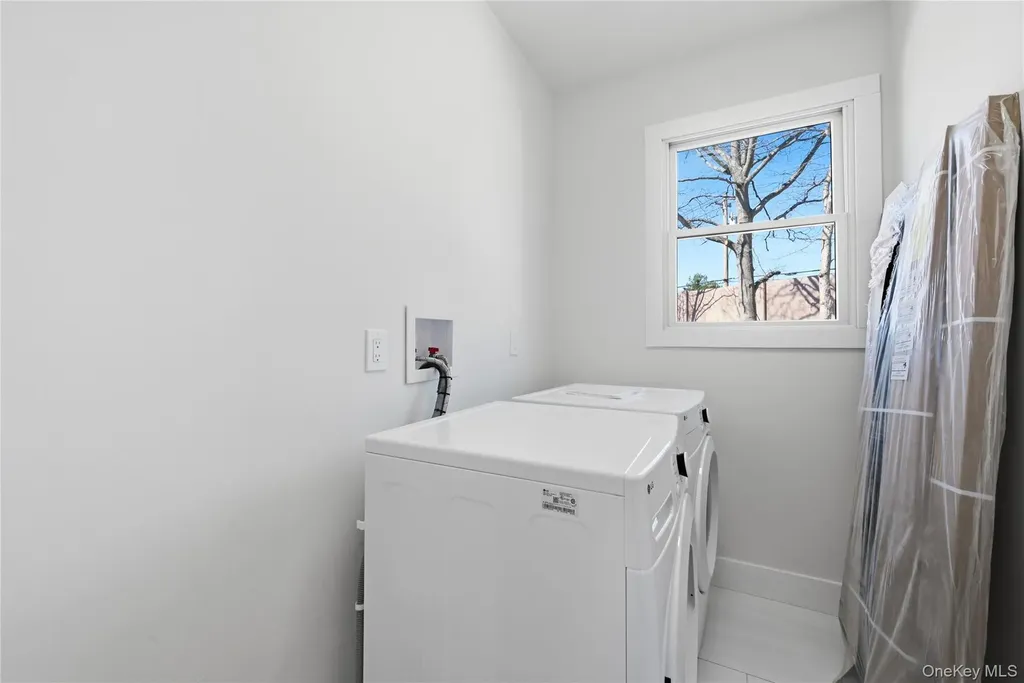112 S Hillside Avenue Nesconset NY 11767