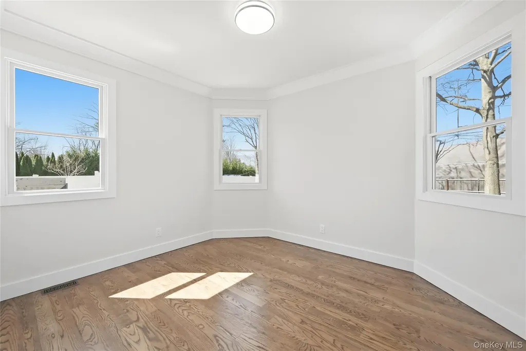 112 S Hillside Avenue Nesconset NY 11767