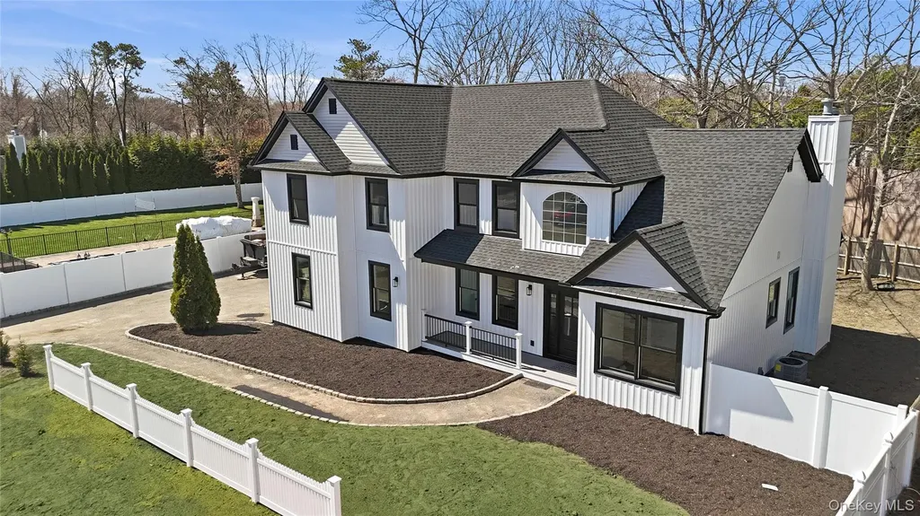 112 S Hillside Avenue Nesconset NY 11767