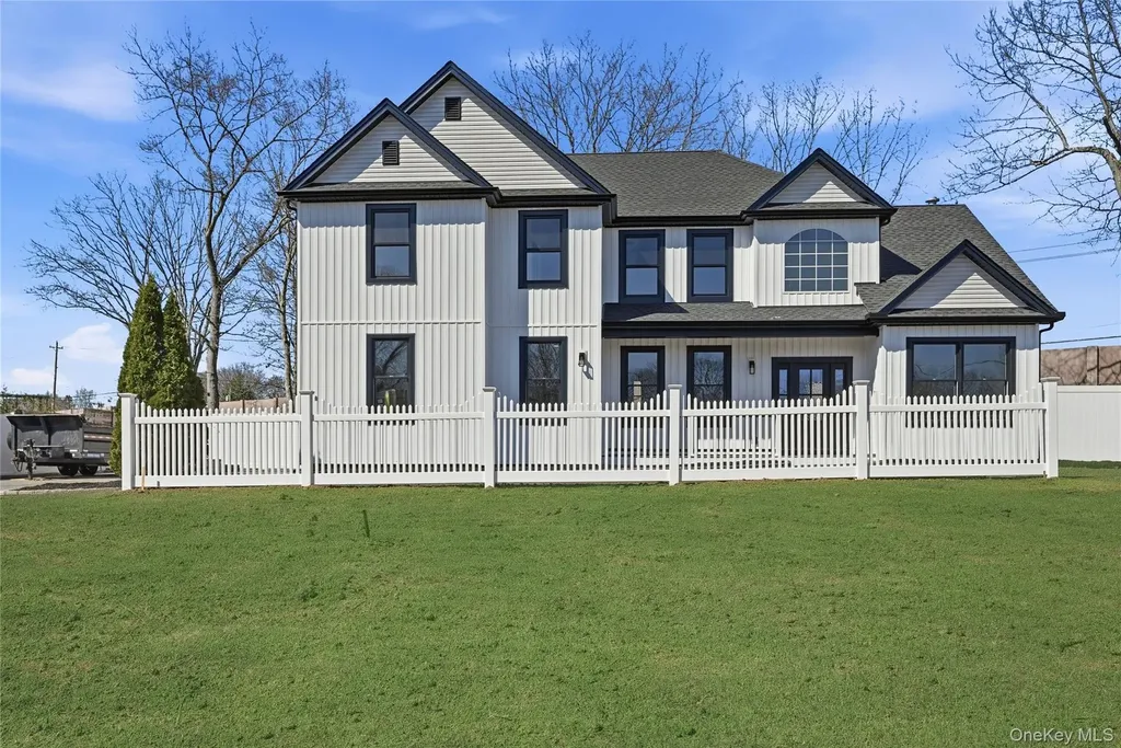 112 S Hillside Avenue Nesconset NY 11767