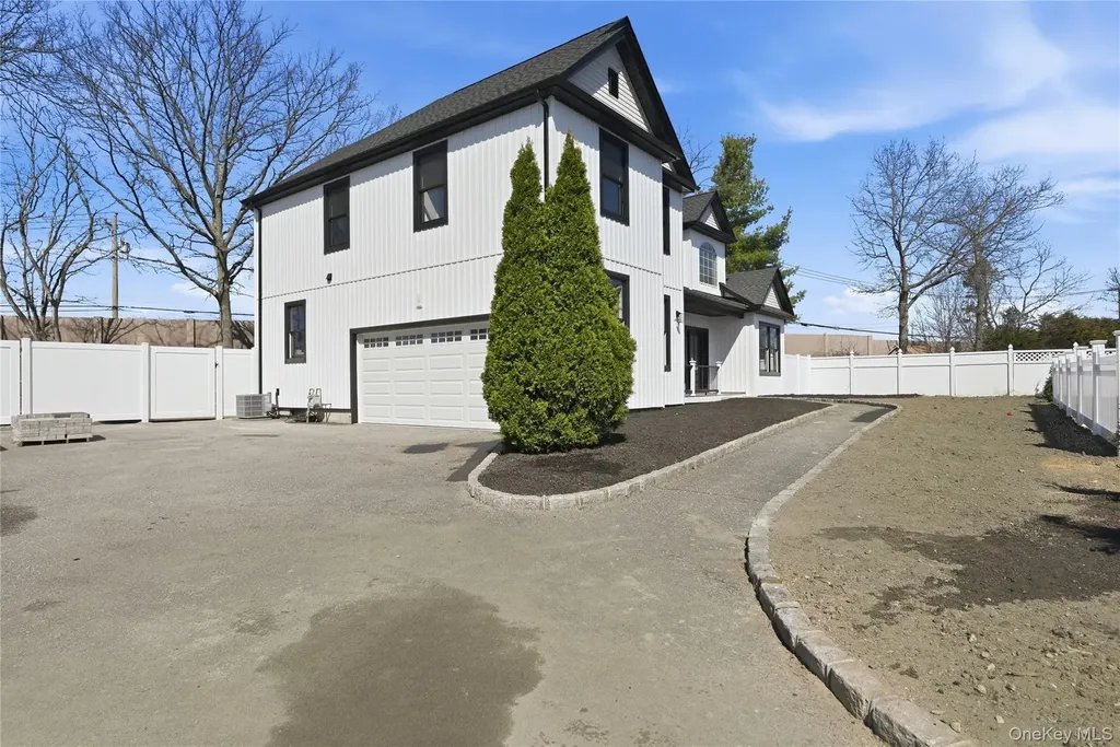 112 S Hillside Avenue Nesconset NY 11767