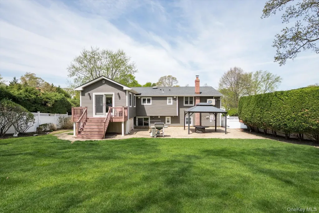 25 Fisher Road Commack NY 11725