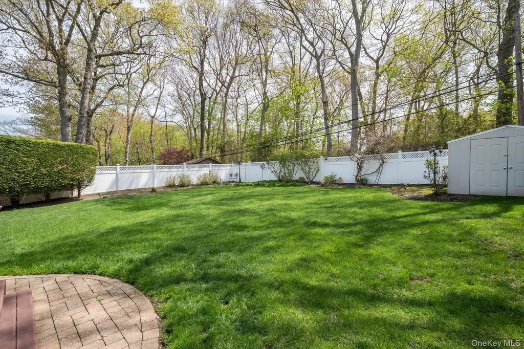 25 Fisher Road Commack NY 11725