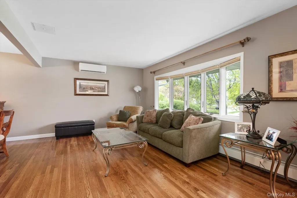 25 Fisher Road Commack NY 11725