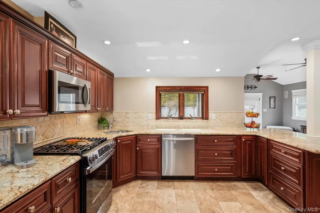 25 Fisher Road Commack NY 11725