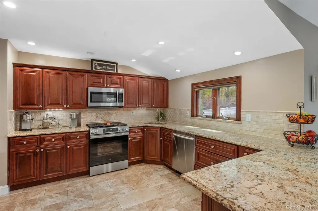 25 Fisher Road Commack NY 11725